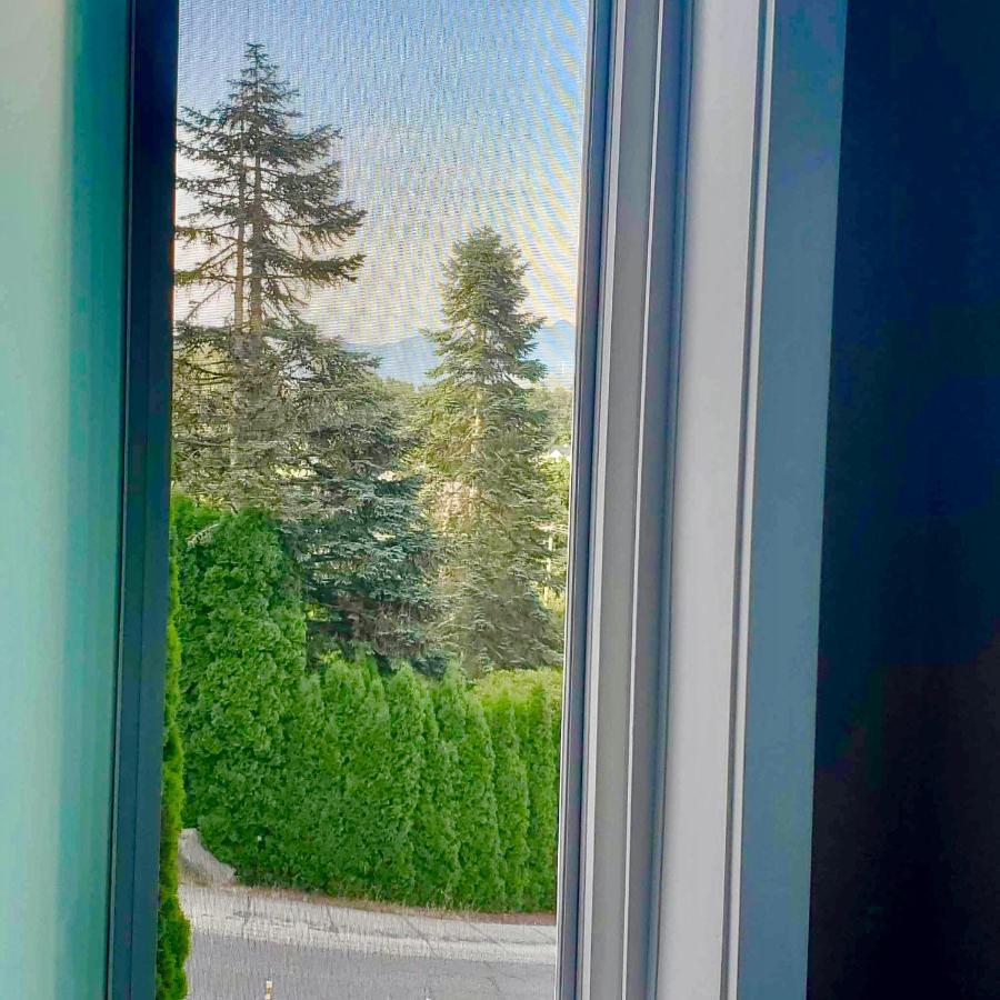 Mountain Retreat 3 Bedroom Garden House Near Heritage Park, Coliseum , Hwy 1, Fishing, Cultus Lake チリワック エクステリア 写真